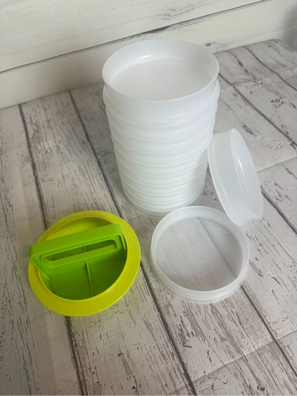 Tupperware Hamburger Maker Stackable Food Storage Container - Lime Green Handle